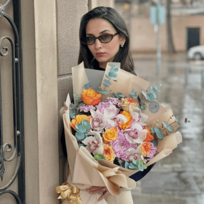 Peachy – Gül ve Cymbidium Buketi | Papatya Çiçekçilik